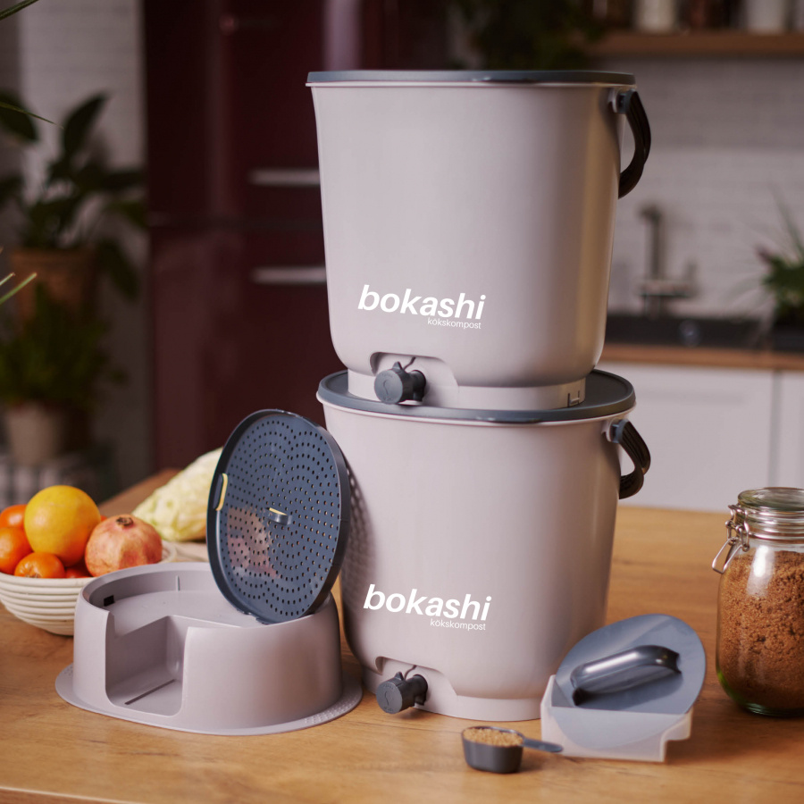 Startkit Bokashi Essential grå - 2 st kranhinkar med bas + 1 kg svenskt bokashiströ